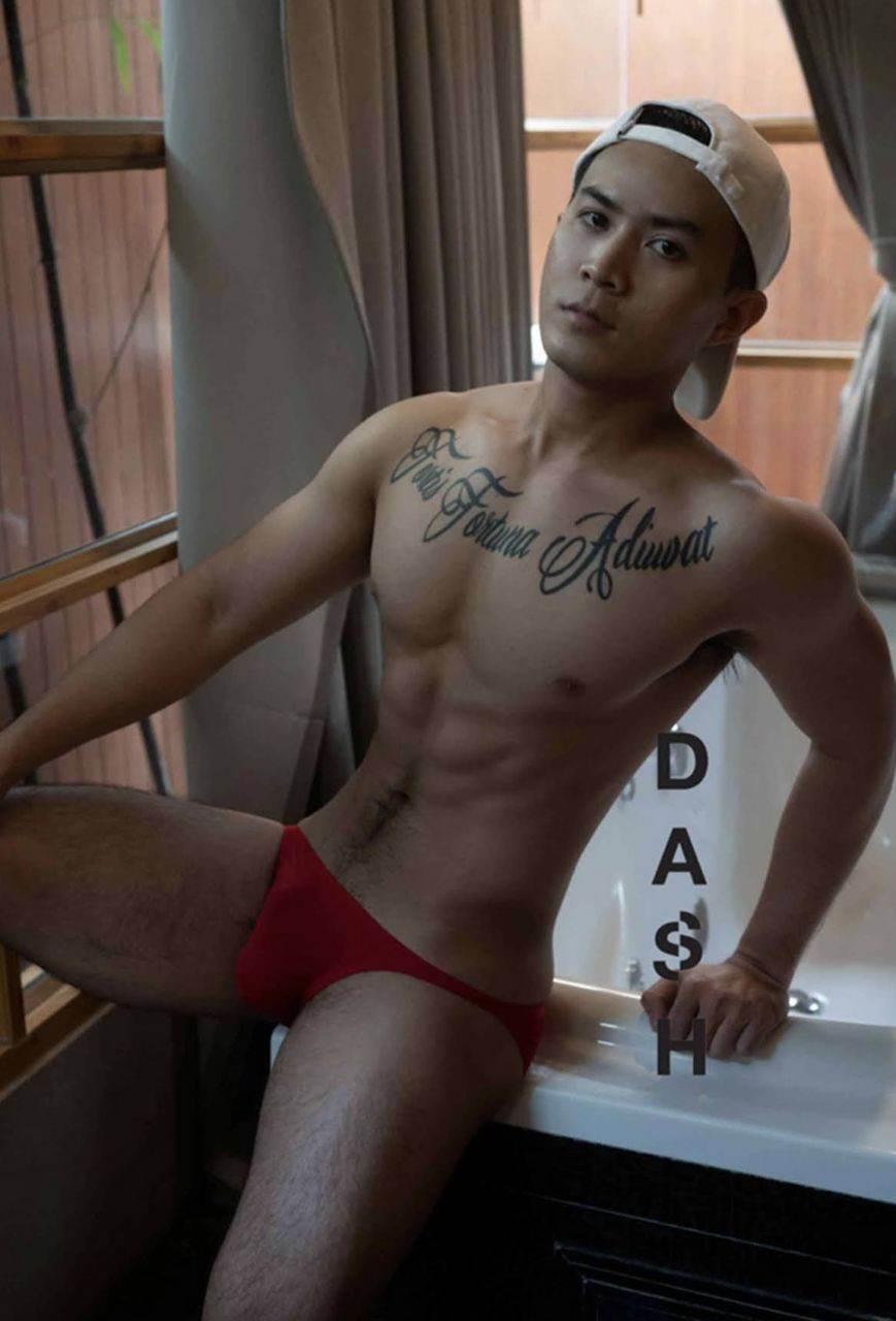 หนุ่มหล่อขึ้นปก 910.5
