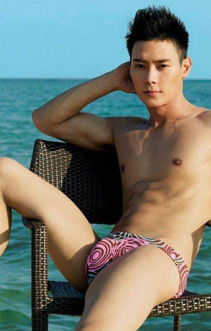 หนุ่มใสสายโจ๊ะ