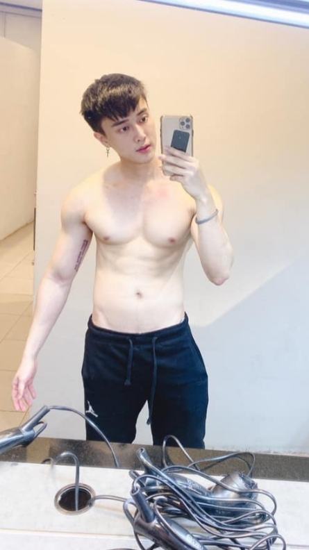 หนุ่มฮ็อตชอตโช๊ะ