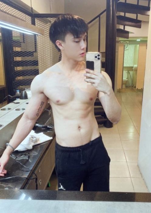 หนุ่มฮ็อตชอตโช๊ะ