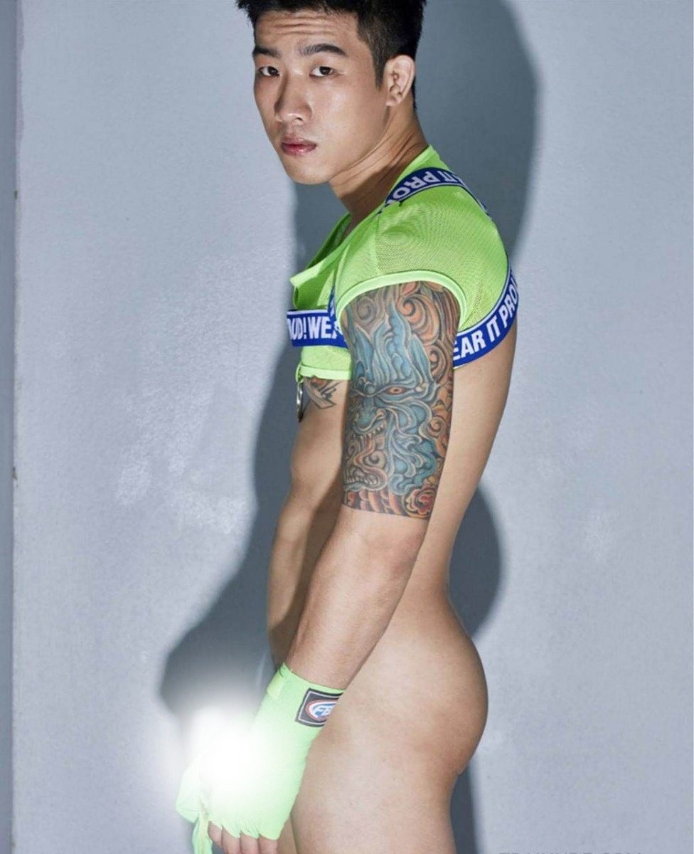 หนุ่มหล่อขึ้นปก 916.3