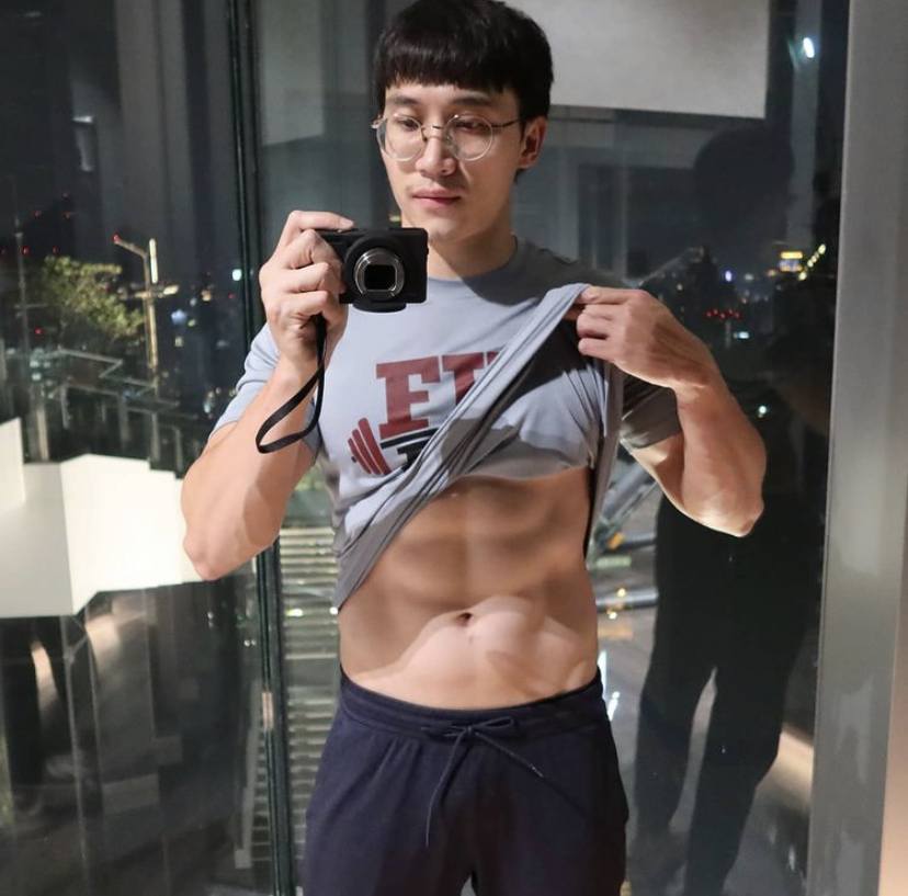 ผู้หล่อ กล้ามโต.1