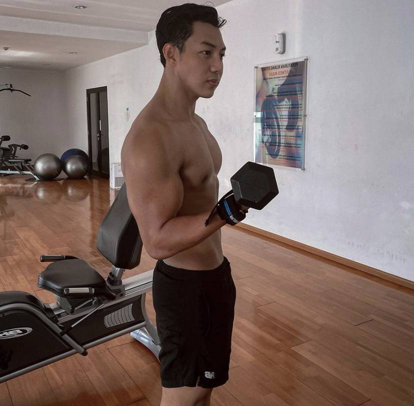 ผู้หล่อ กล้ามโต.2