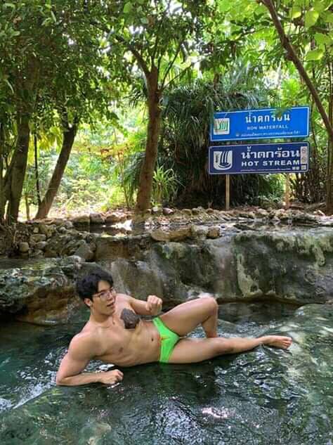 ไปเล่นน้ำตกกันเถอะ!