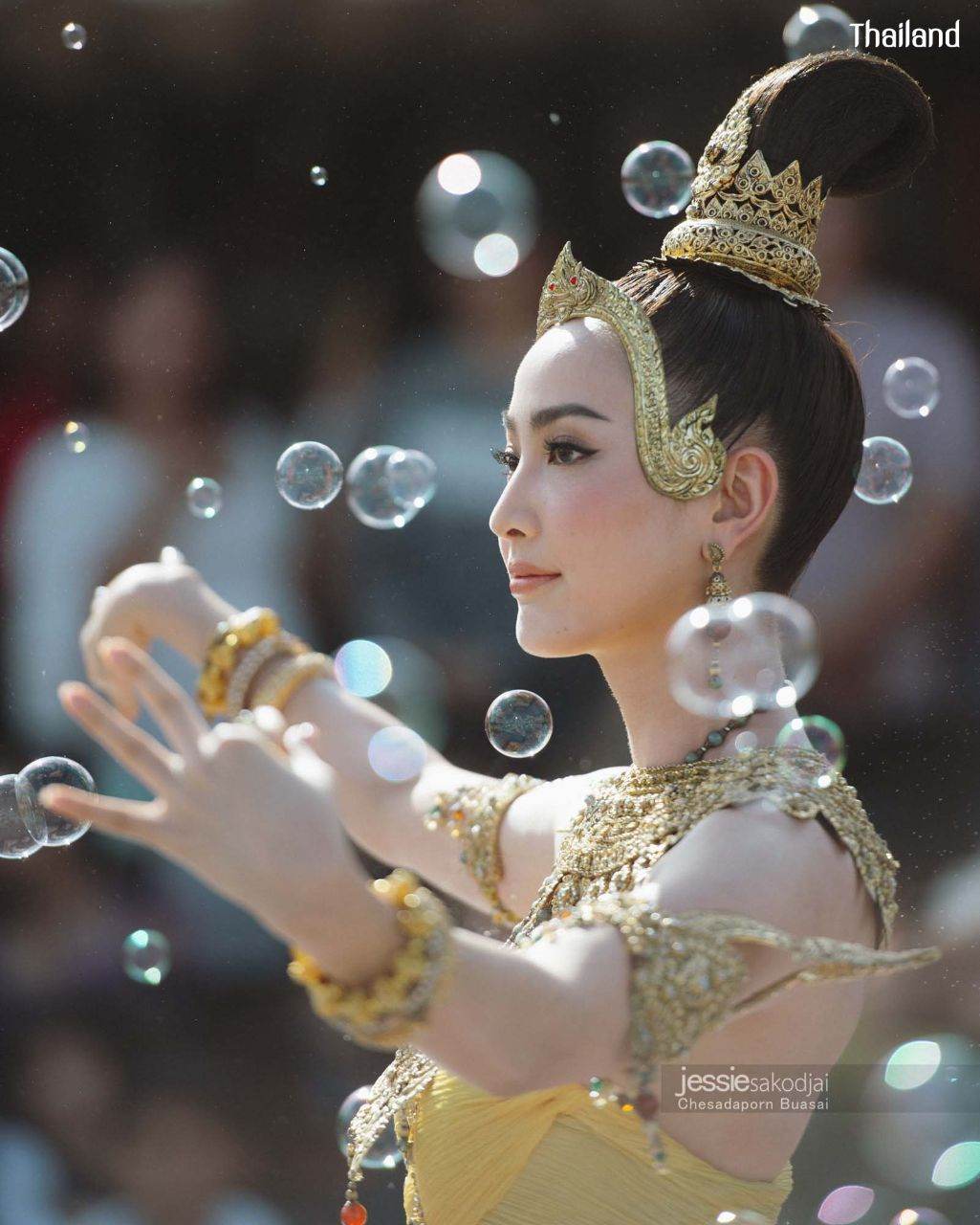 THAILAND 🇹🇭 | Thai Dance by Thai Actress "Taew - Natapohn Tameeruks"