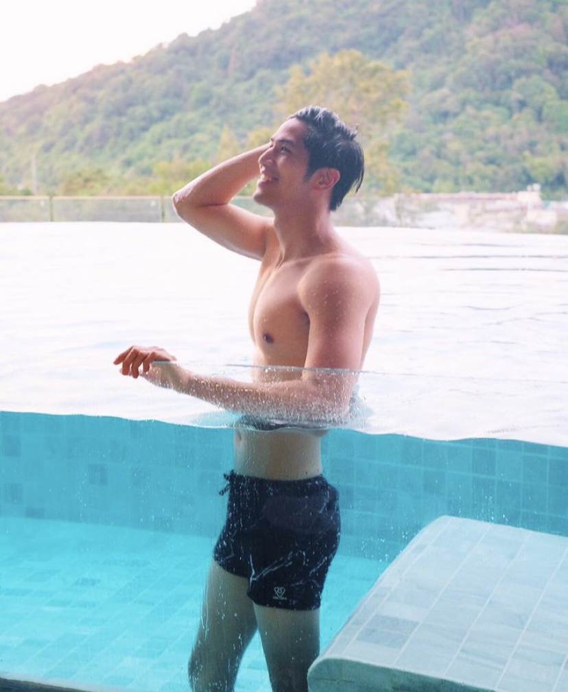 ผู้ชาย นมสวย {14}