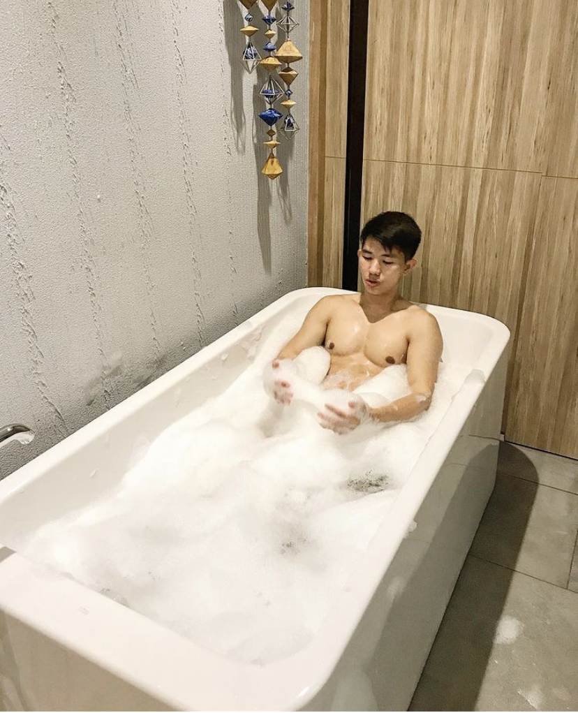 ผู้ชาย ลงอ่าง -1-