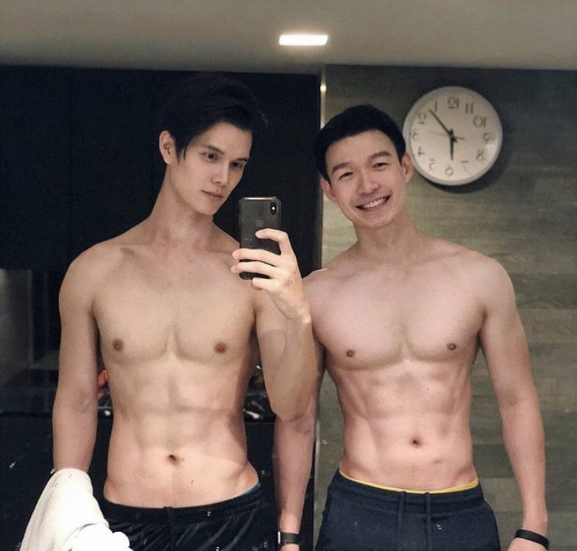 ถ่ายเองกับมือ 132
