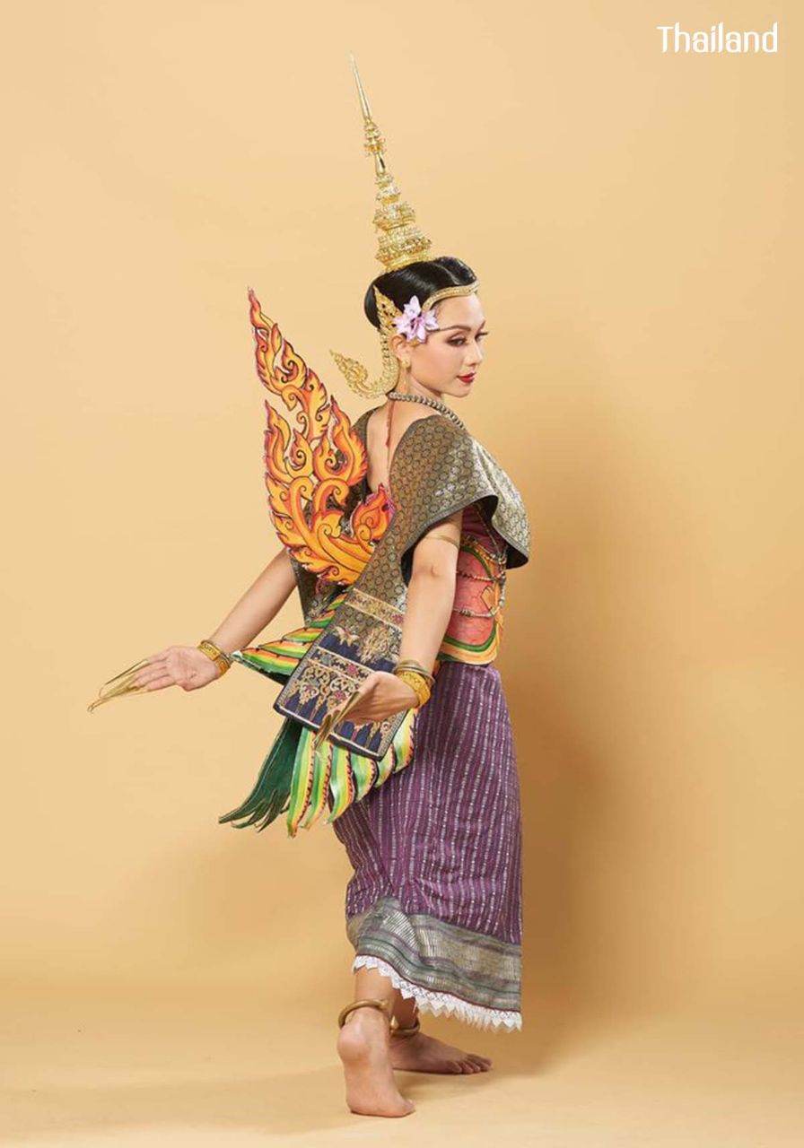 THAILAND 🇹🇭 | "เสิ่นย้ายฟายฟ้อน" Kinnari in Northeastern (I-san)