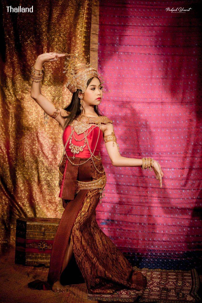 THAILAND 🇹🇭 | Thai Apsara "अप्सराः Apsorn Thai lady"