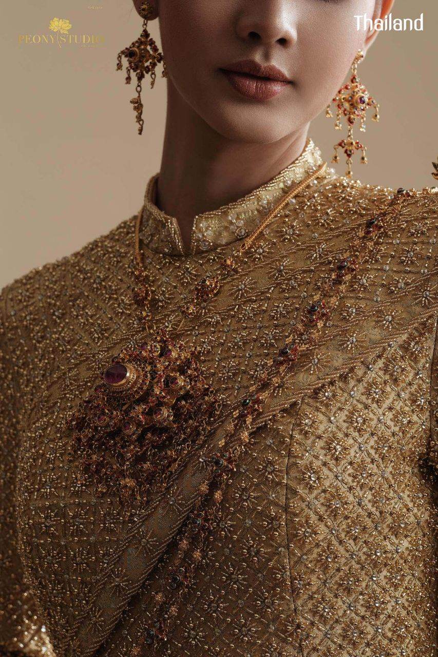 THAILAND ðđð | Thai Siwalai Dress, āļāļļāļāđāļāļĒāļĻāļīāļ§āļēāļĨāļąāļĒ - āļāļļāļāļāļĢāļ°āļāļģāļāļēāļāļīāđāļāļĒ