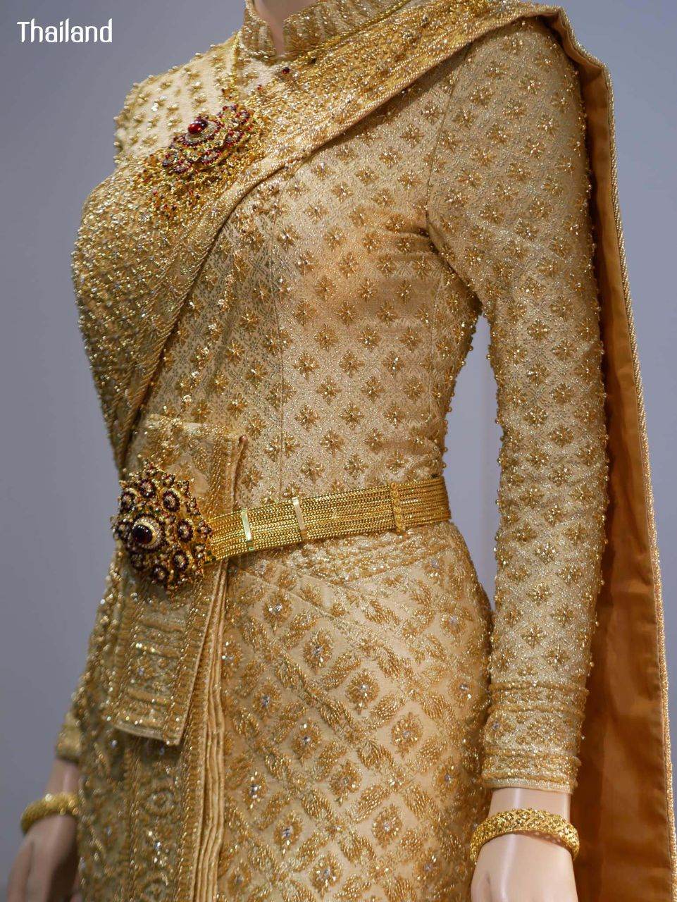 THAILAND ðđð | Thai Siwalai Dress, āļāļļāļāđāļāļĒāļĻāļīāļ§āļēāļĨāļąāļĒ - āļāļļāļāļāļĢāļ°āļāļģāļāļēāļāļīāđāļāļĒ
