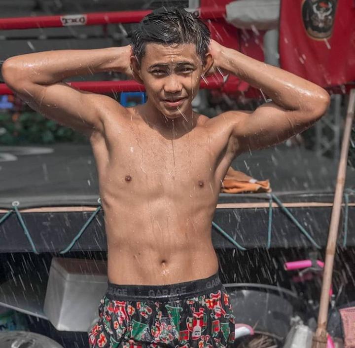 ดีต่อใจ#1578ผู้ชายในสายฝน
