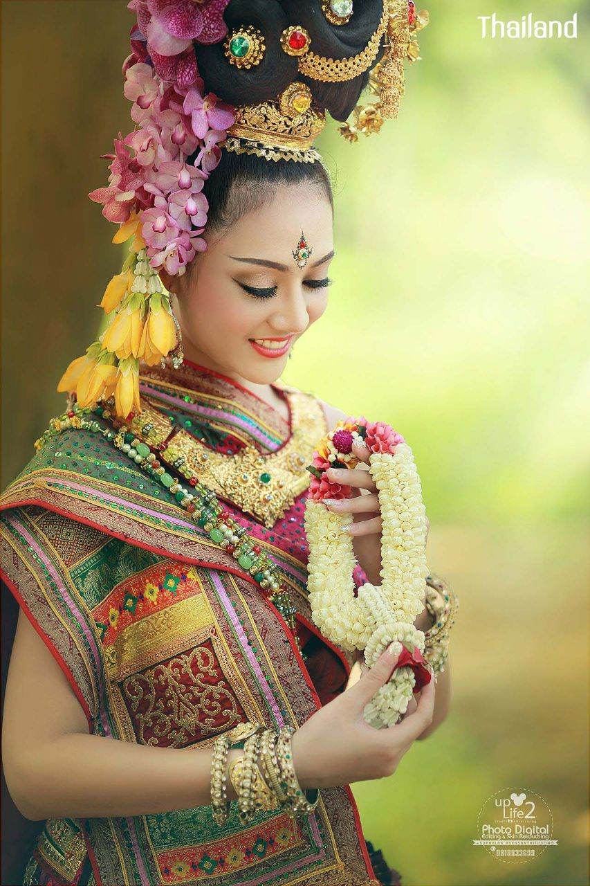 THAILAND 🇹🇭 | Thai Lanna dress in fantasy style.