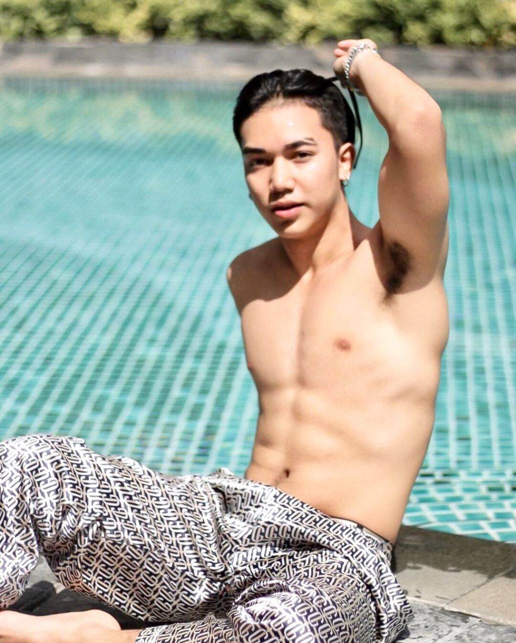 มือทำรวย -วยทำจน