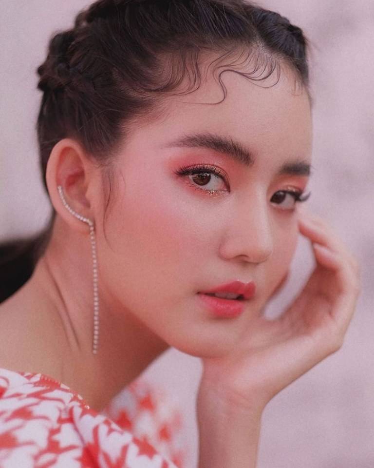โบว์ เมลดา เรื่อง หงส์เหนือมังกร
