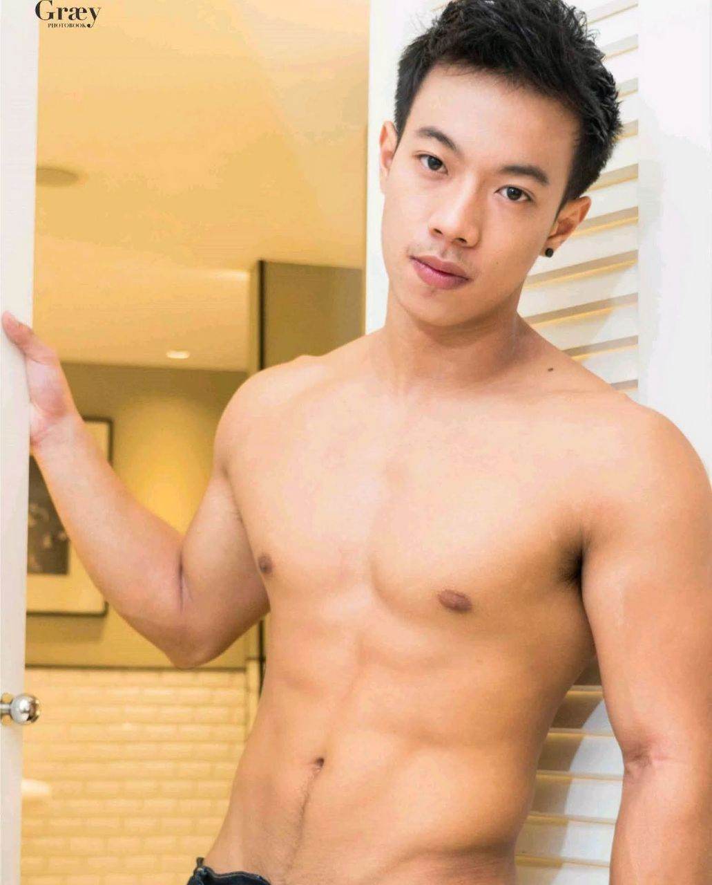 หนุ่มหล่อขึ้นปก 929.2