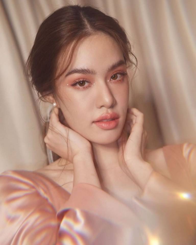 เกรซ กาญจน์เกล้า เรื่อง สวยซ่อนคม