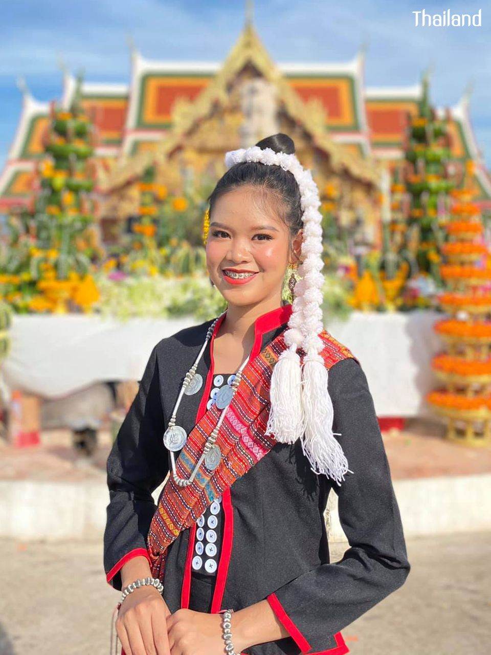 THAILAND ðđð | āļāđāļāļāļ āļđāđāļāļŠāļāļĨāļāļāļĢ, Phu Tai dance in Sakon Nakhon Province