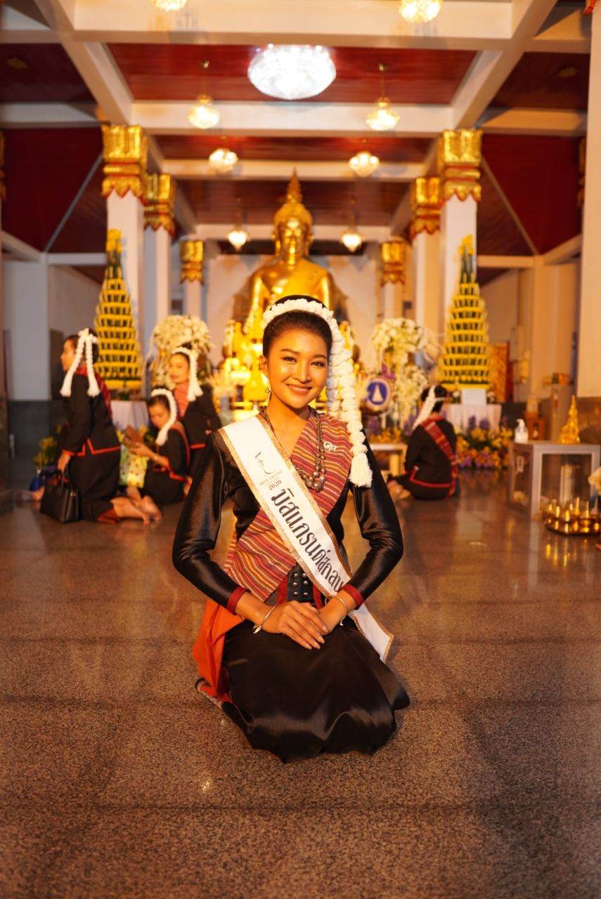 THAILAND ðđð | āļāđāļāļāļ āļđāđāļāļŠāļāļĨāļāļāļĢ, Phu Tai dance in Sakon Nakhon Province