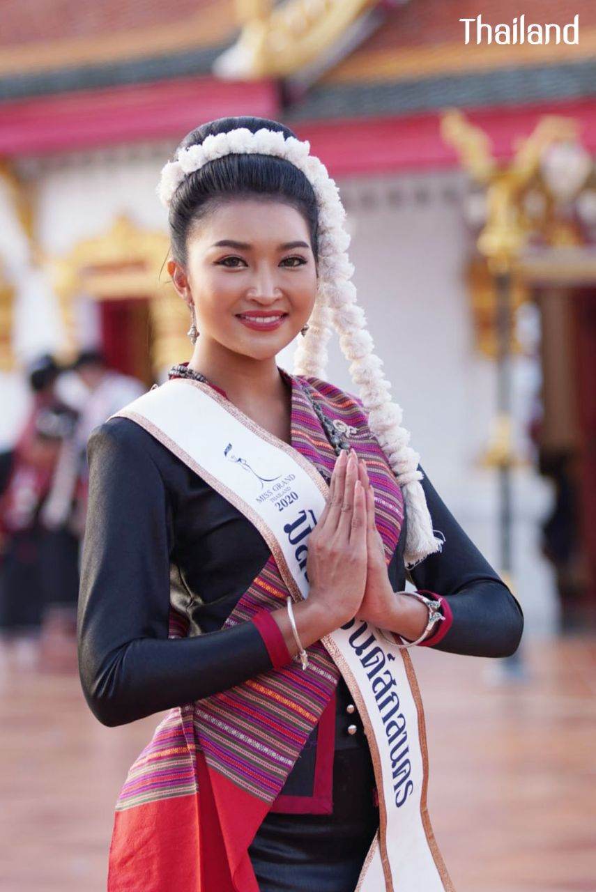 THAILAND ðđð | āļāđāļāļāļ āļđāđāļāļŠāļāļĨāļāļāļĢ, Phu Tai dance in Sakon Nakhon Province