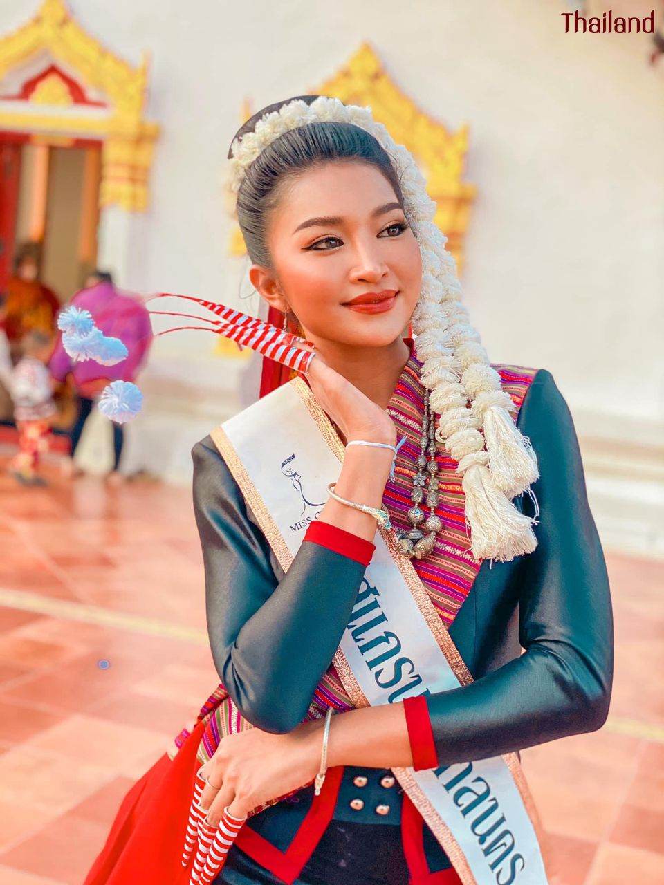 THAILAND ðđð | āļāđāļāļāļ āļđāđāļāļŠāļāļĨāļāļāļĢ, Phu Tai dance in Sakon Nakhon Province