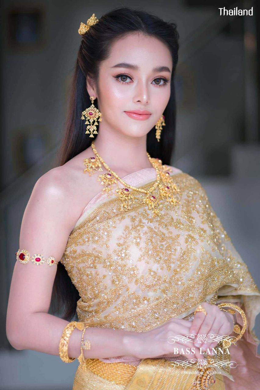 THAILAND 🇹🇭 | Thai wedding dress, ชุดไทยวิวาห์