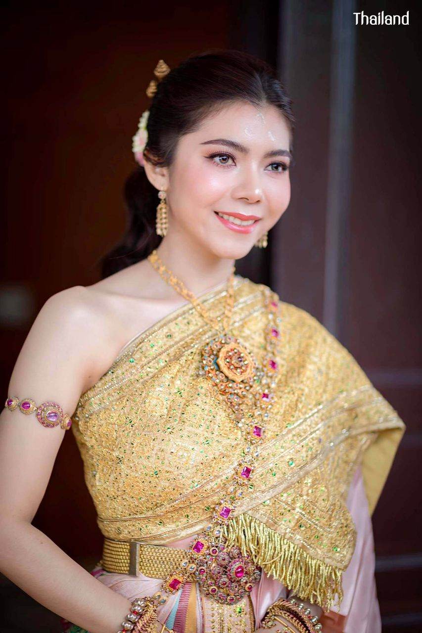 THAILAND 🇹🇭 | Thai wedding dress, ชุดไทยวิวาห์
