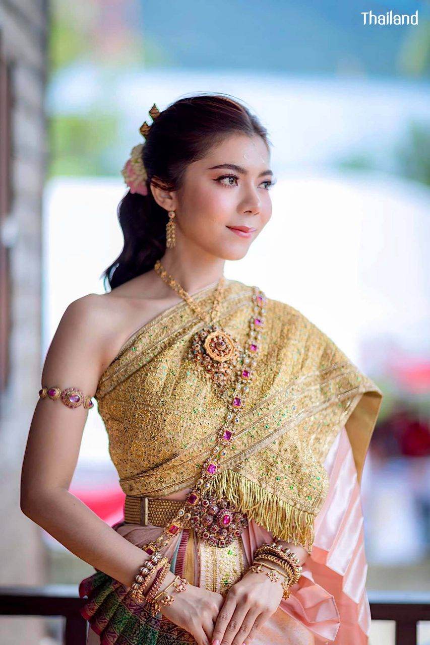 THAILAND 🇹🇭 | Thai wedding dress, ชุดไทยวิวาห์