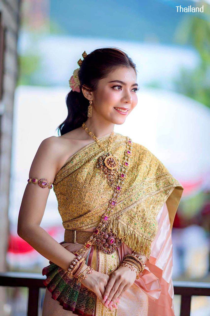 THAILAND 🇹🇭 | Thai wedding dress, ชุดไทยวิวาห์