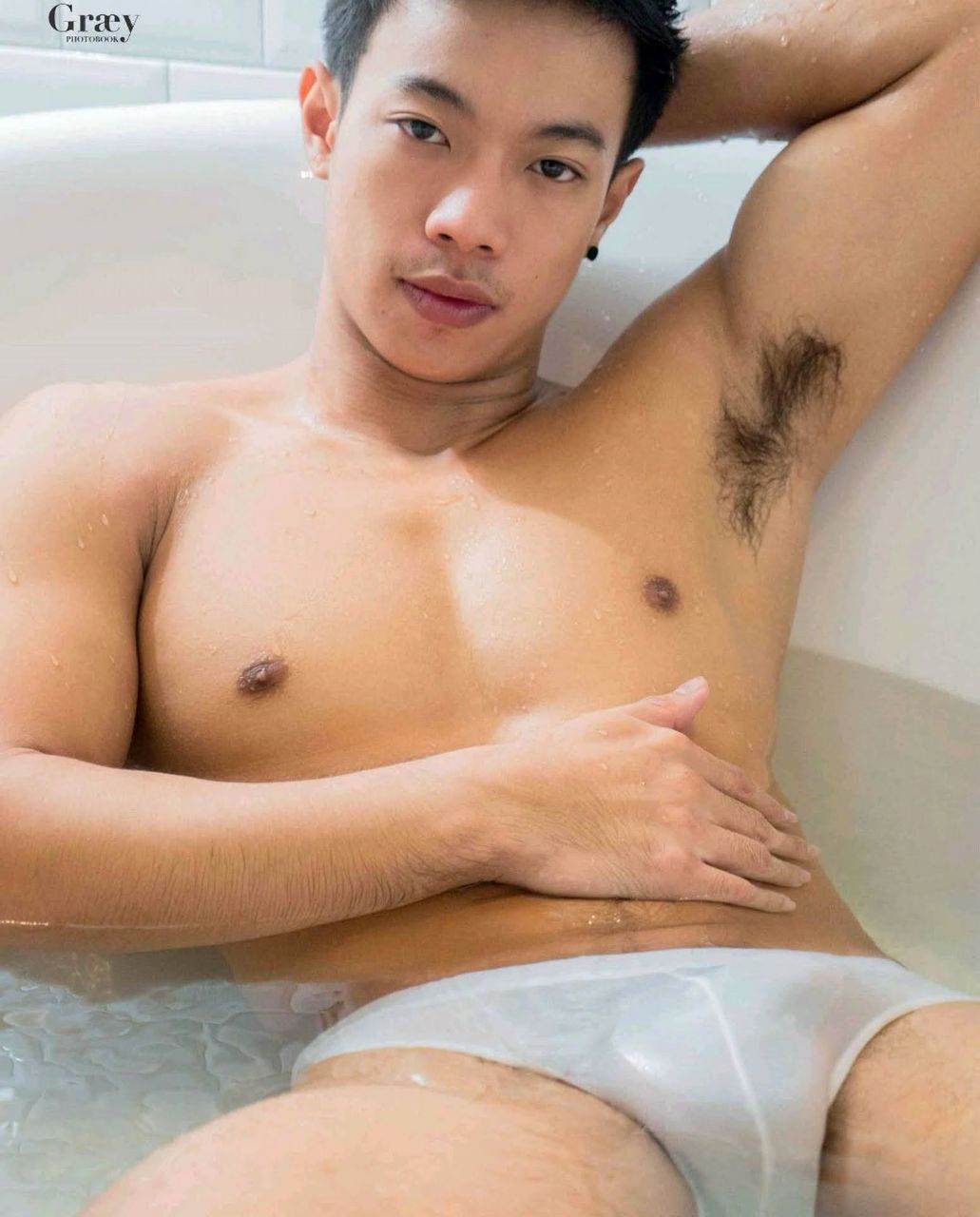 หนุ่มหล่อขึ้นปก 929.3