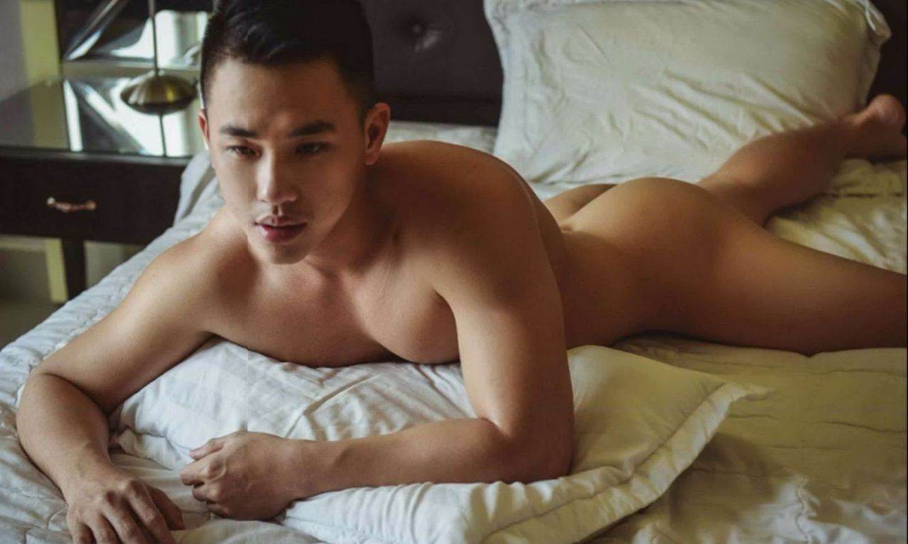 หนุ่มหล่อขึ้นปก 930.2