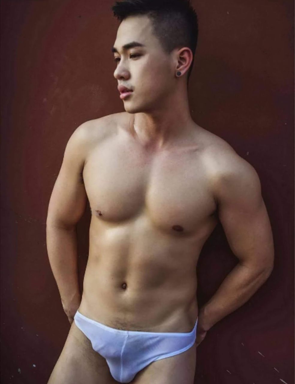 หนุ่มหล่อขึ้นปก 930.2