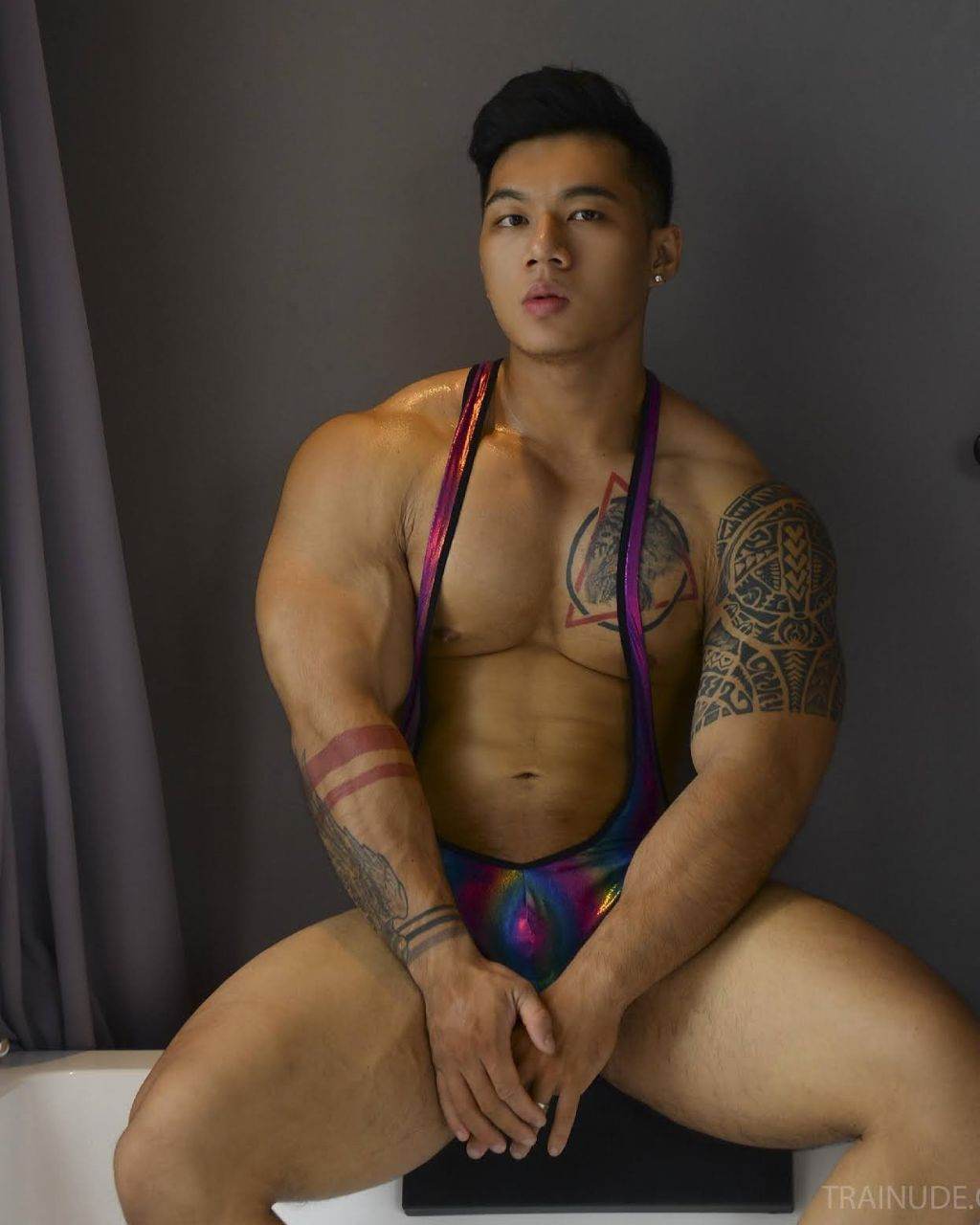 หนุ่มหล่อขึ้นปก 931
