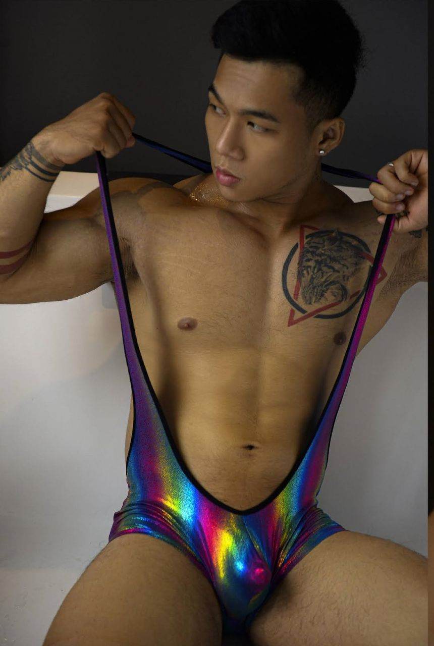 หนุ่มหล่อขึ้นปก 931