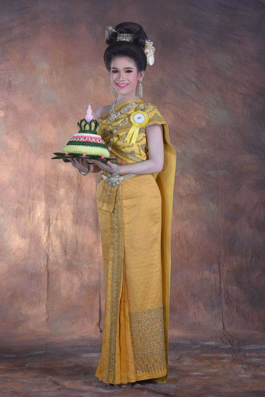 Thailand 🇹🇭 | Thai traditional costume, ชุดไทย และ กระทง