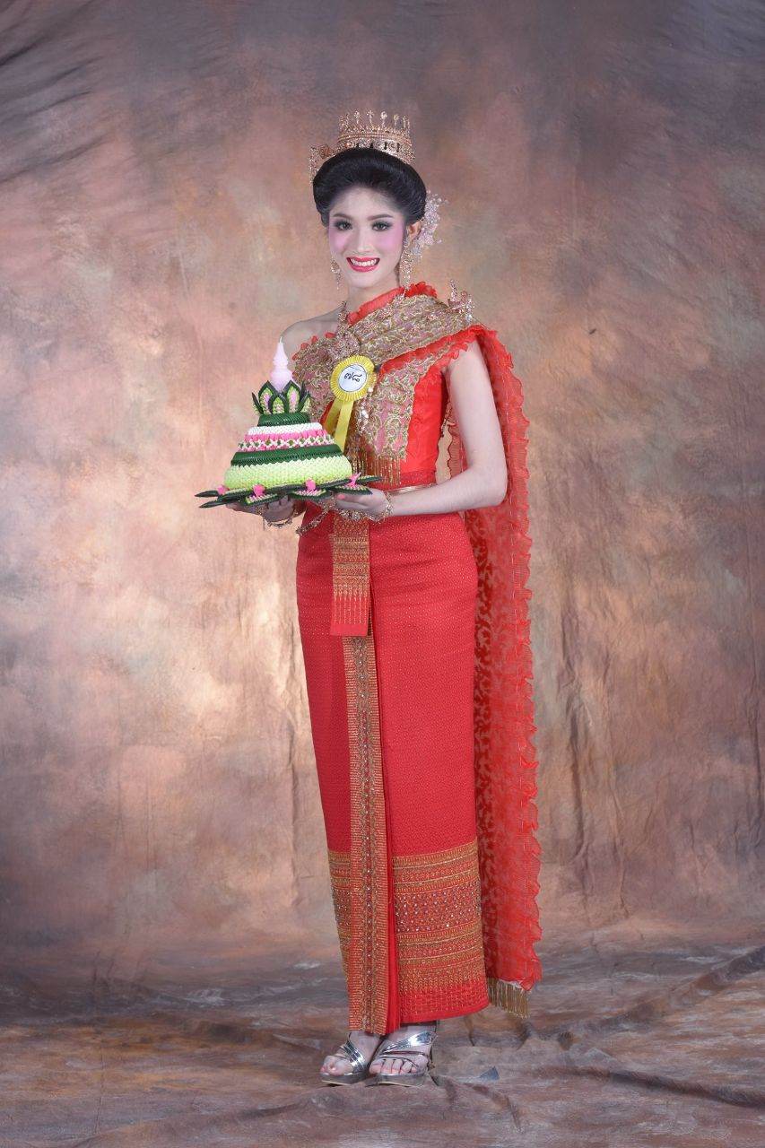 Thailand 🇹🇭 | Thai traditional costume, ชุดไทย และ กระทง