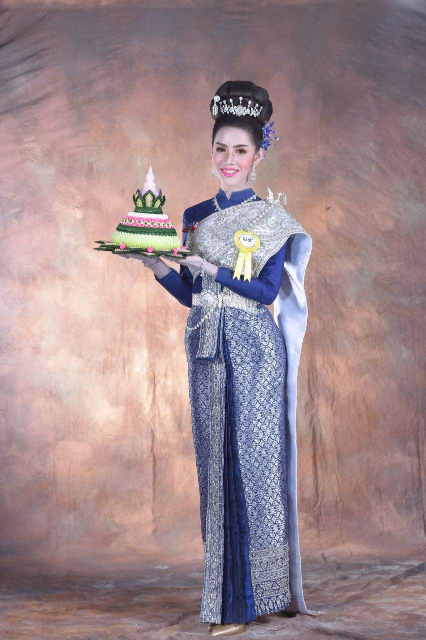 Thailand 🇹🇭 | Thai traditional costume, ชุดไทย และ กระทง