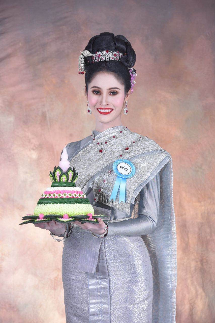 Thailand 🇹🇭 | Thai traditional costume, ชุดไทย และ กระทง