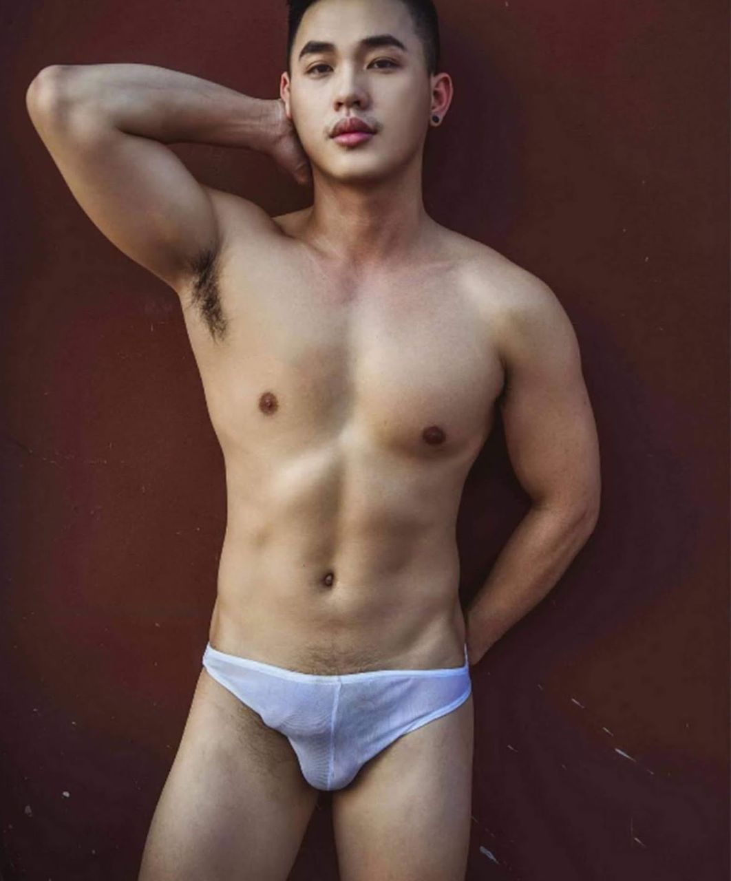 หนุ่มหล่อขึ้นปก 930.3