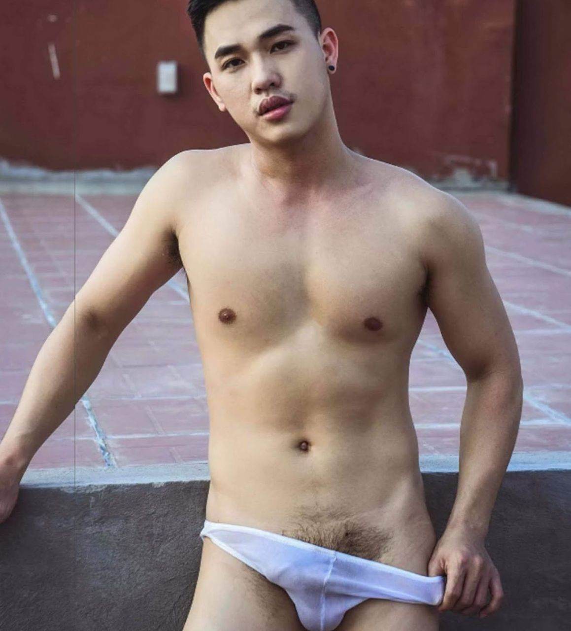 หนุ่มหล่อขึ้นปก 930.3