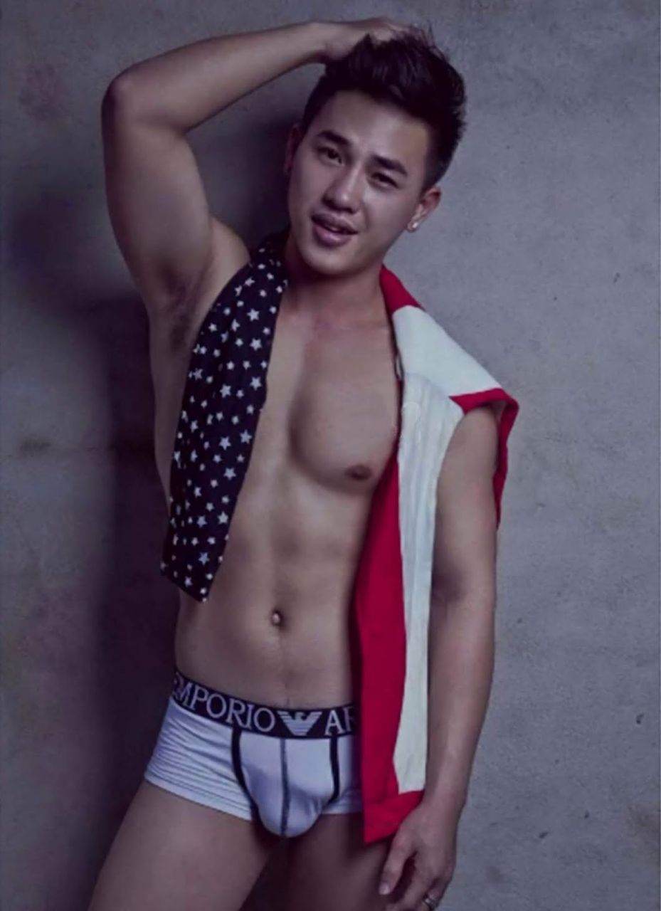 หนุ่มหล่อขึ้นปก 930.3
