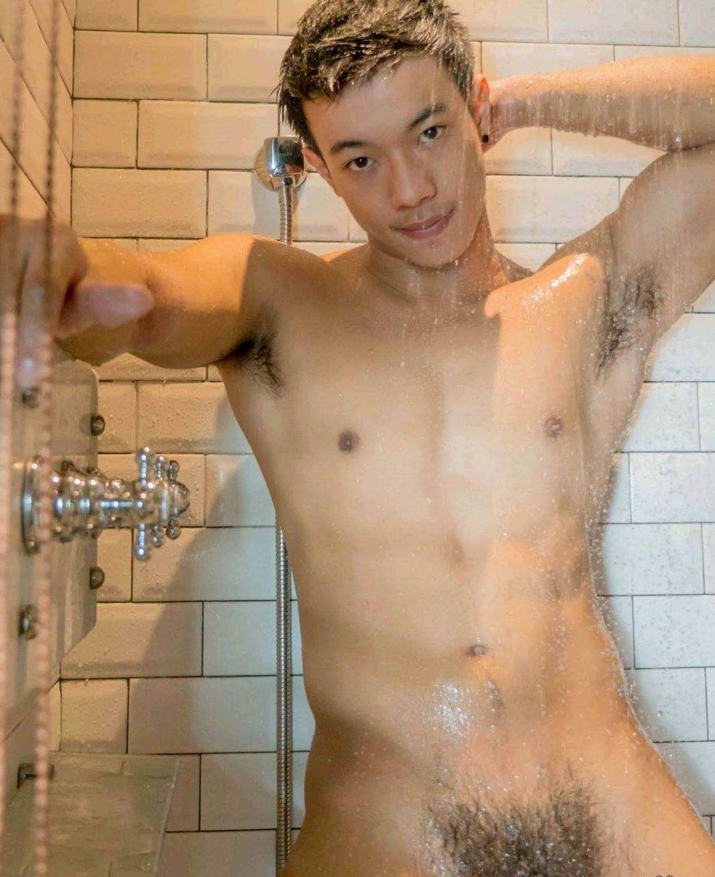 หนุ่มหล่อขึ้นปก 929.4