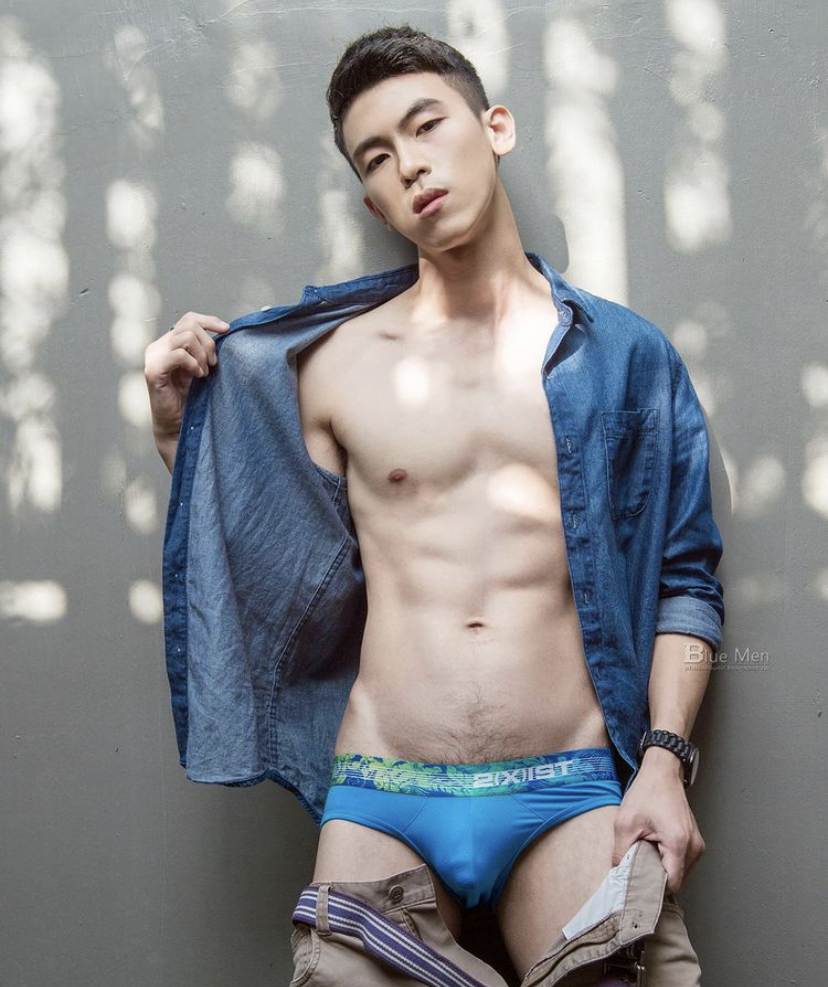ถอดโชว์เรือนร่าง 2692 (สวัสดีปีใหม่ 2564/2021)