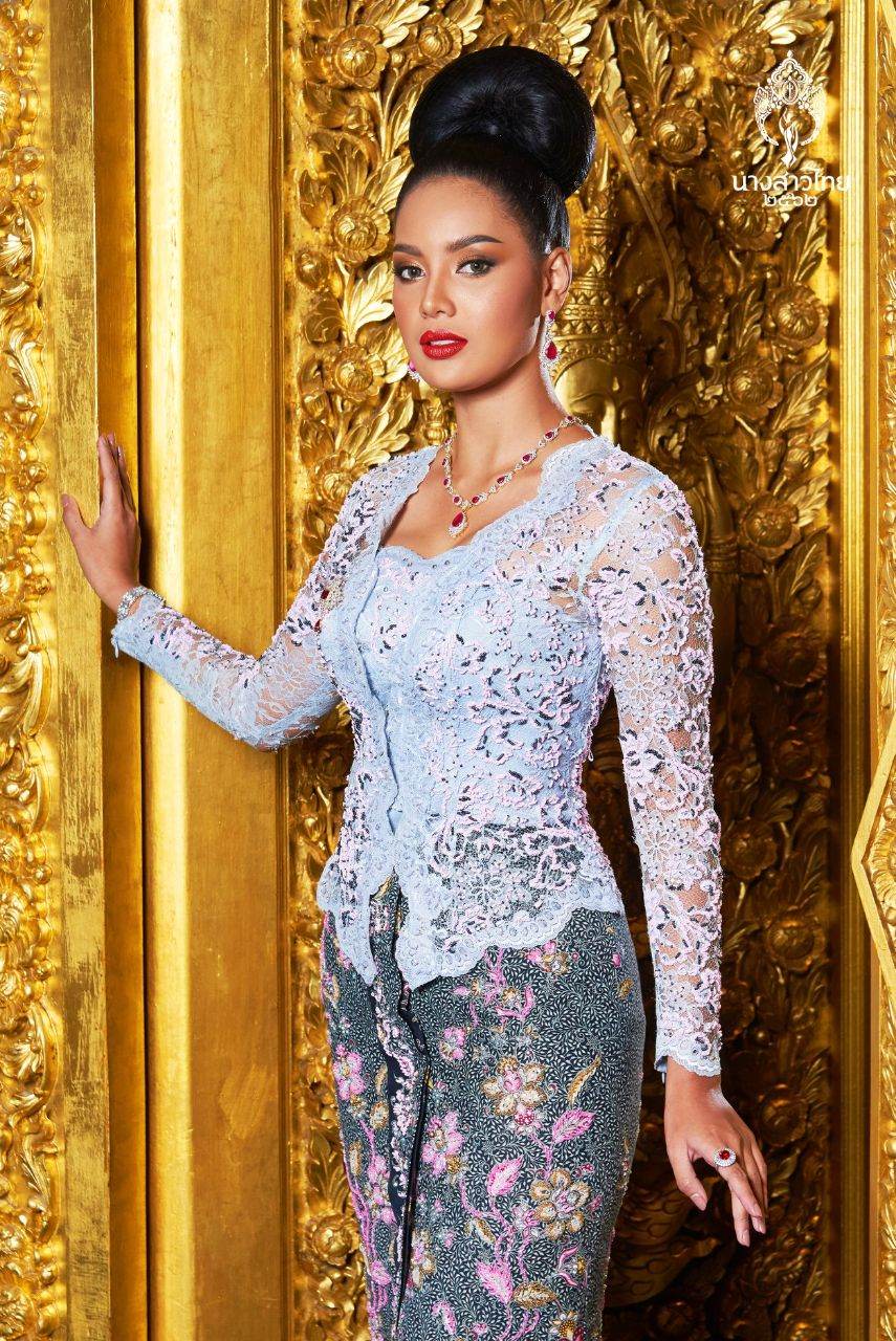 THAILAND 🇹🇭 | ชุดพื้นเมืองภาคใต้ Southern traditional dress, นางสาวไทย - Miss Thailand 2019
