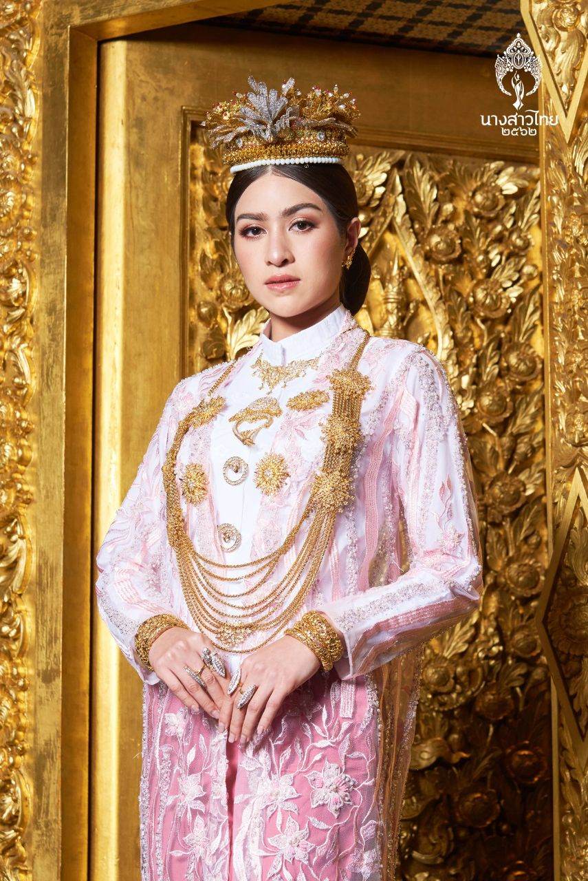 THAILAND 🇹🇭 | ชุดพื้นเมืองภาคใต้ Southern traditional dress, นางสาวไทย - Miss Thailand 2019