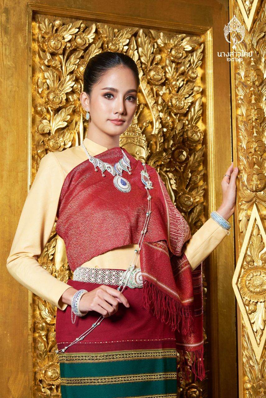 THAILAND 🇹🇭 | ชุดพื้นเมืองภาคเหนือ Northern traditional dress, นางสาวไทย - Miss Thailand 2019