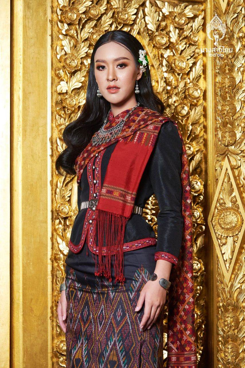 THAILAND 🇹🇭 | ชุดพื้นเมืองภาคอีสาน Northeastern traditional dress, นางสาวไทย - Miss Thailand 2019
