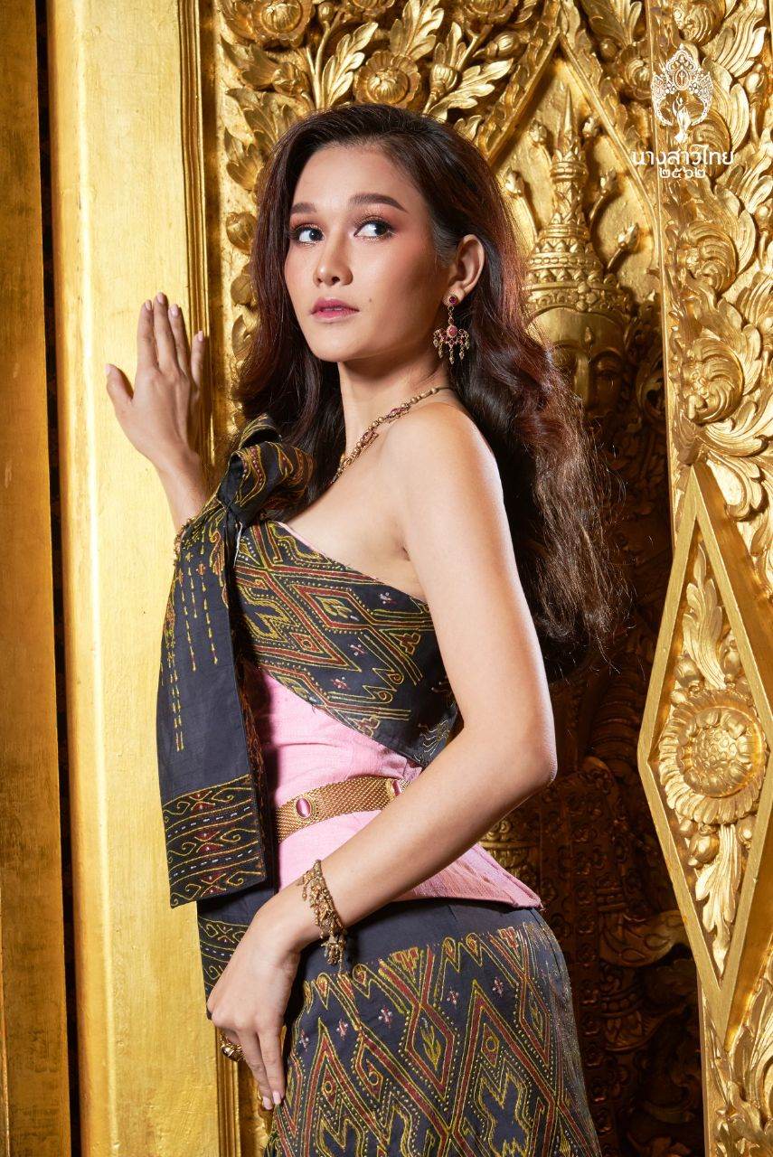 THAILAND 🇹🇭 | ชุดพื้นเมืองภาคอีสาน Northeastern traditional dress, นางสาวไทย - Miss Thailand 2019