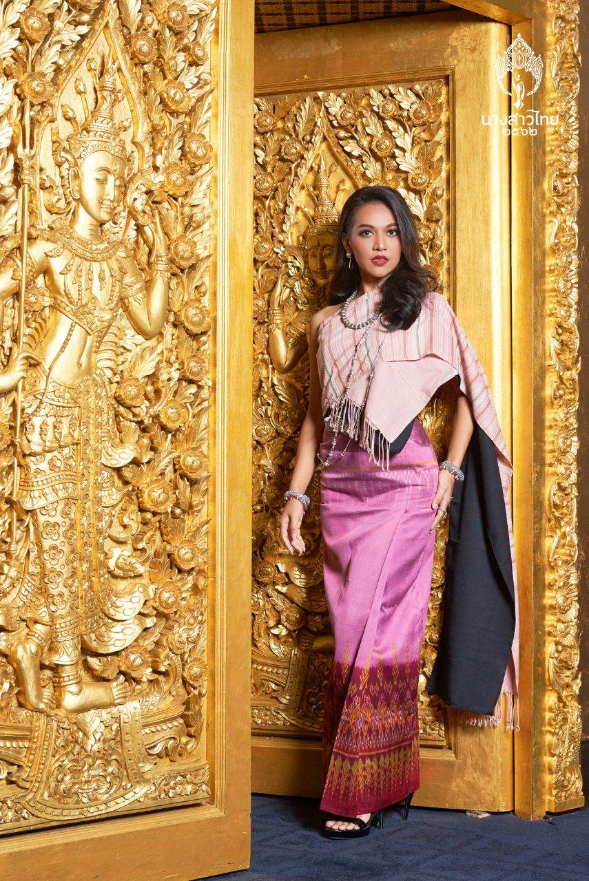 THAILAND 🇹🇭 | ชุดพื้นเมืองภาคอีสาน Northeastern traditional dress, นางสาวไทย - Miss Thailand 2019